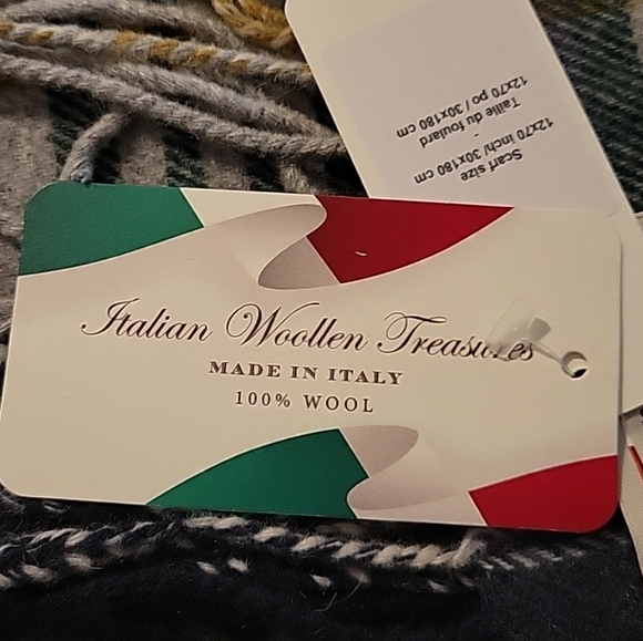 Italian Woolen Treasure 100% Wool Plaid Scarf Fringe Edge NIB - Picture 2 of 6